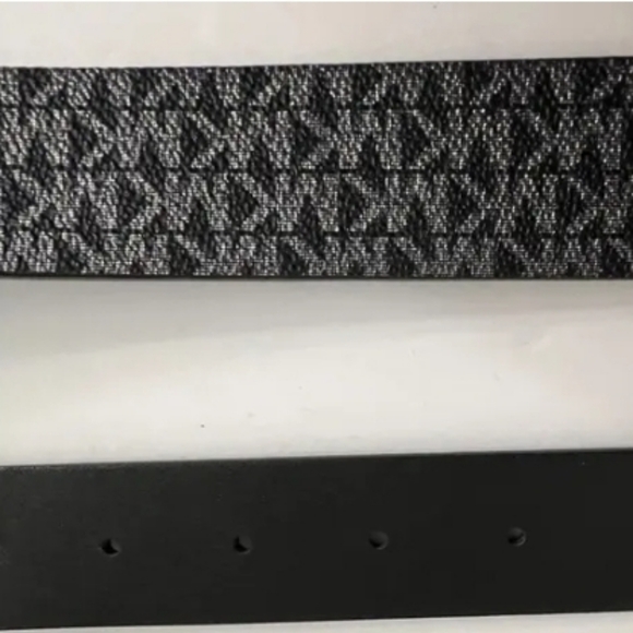 Michael kors ladies black and silver logo reversible belt main image 4